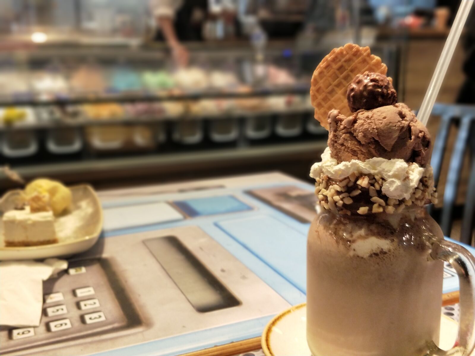 OnePlus 5 sample photo. Crazy, shake, dessert, milkshake photography