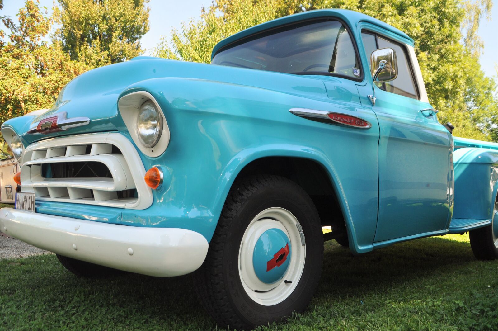 Nikon D5000 sample photo. Oldtimer, chevrolet, auto photography