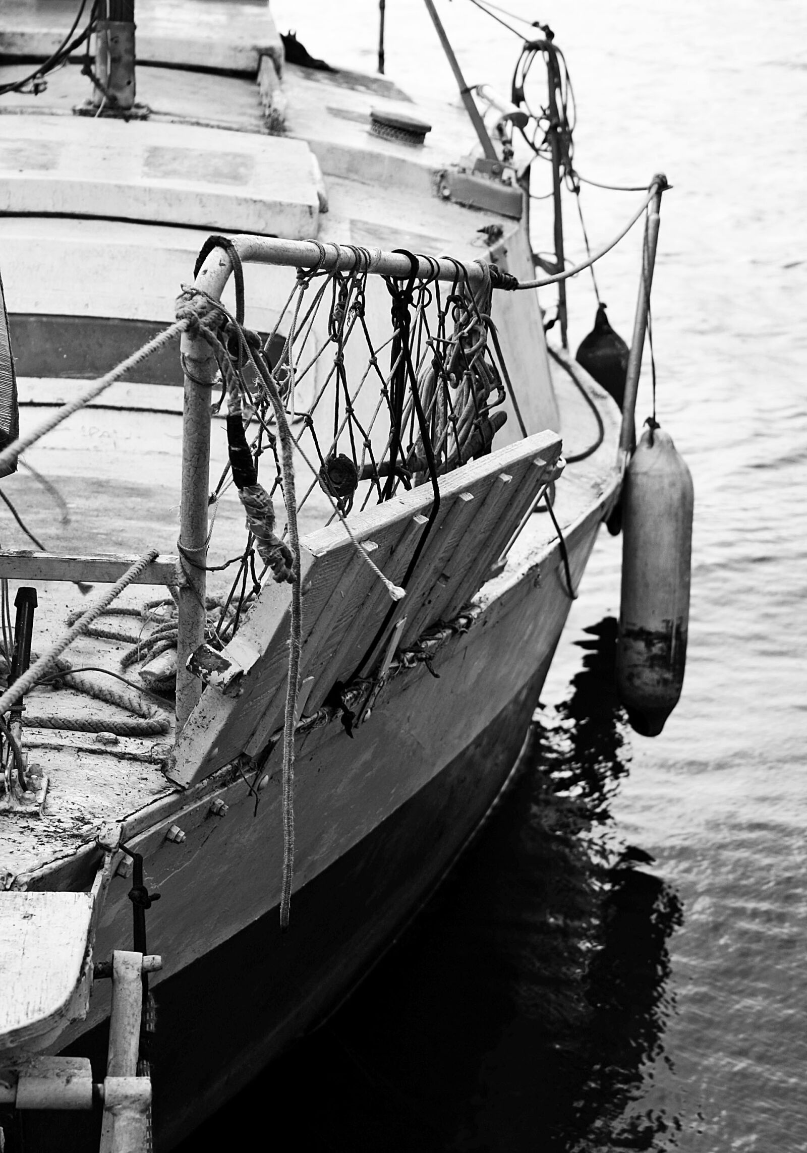 Canon EOS 1000D (EOS Digital Rebel XS / EOS Kiss F) sample photo. Ship, water, vessel photography
