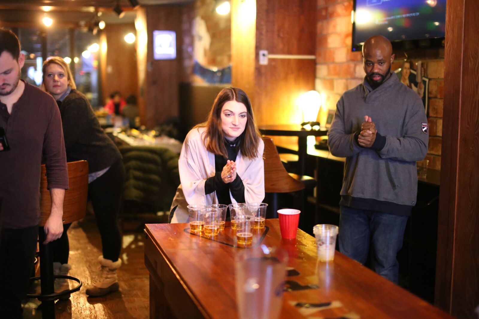 Canon EOS 6D sample photo. Foreigner, games, beer photography