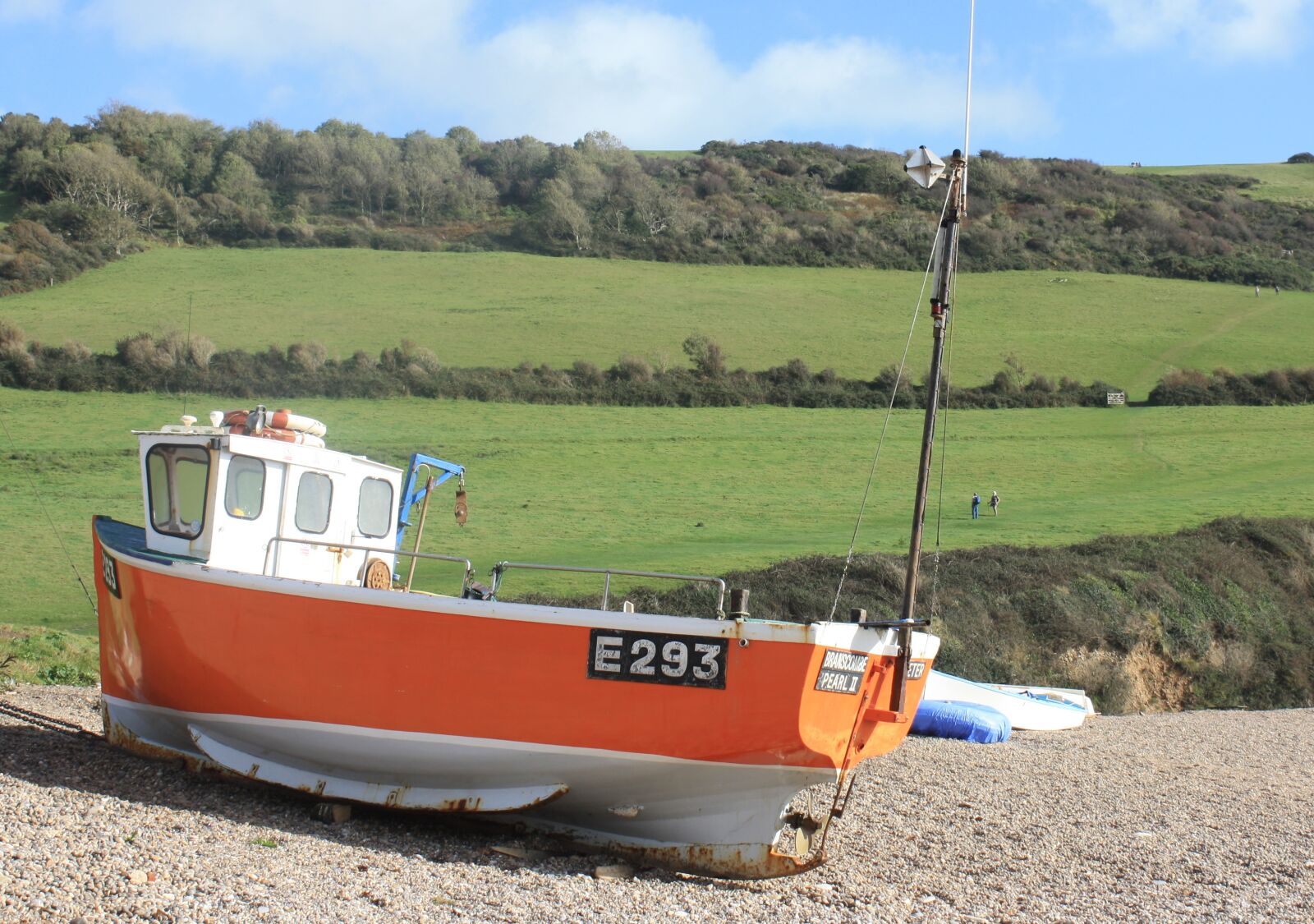 Canon EOS 1000D (EOS Digital Rebel XS / EOS Kiss F) sample photo. Boat, beach, shore photography