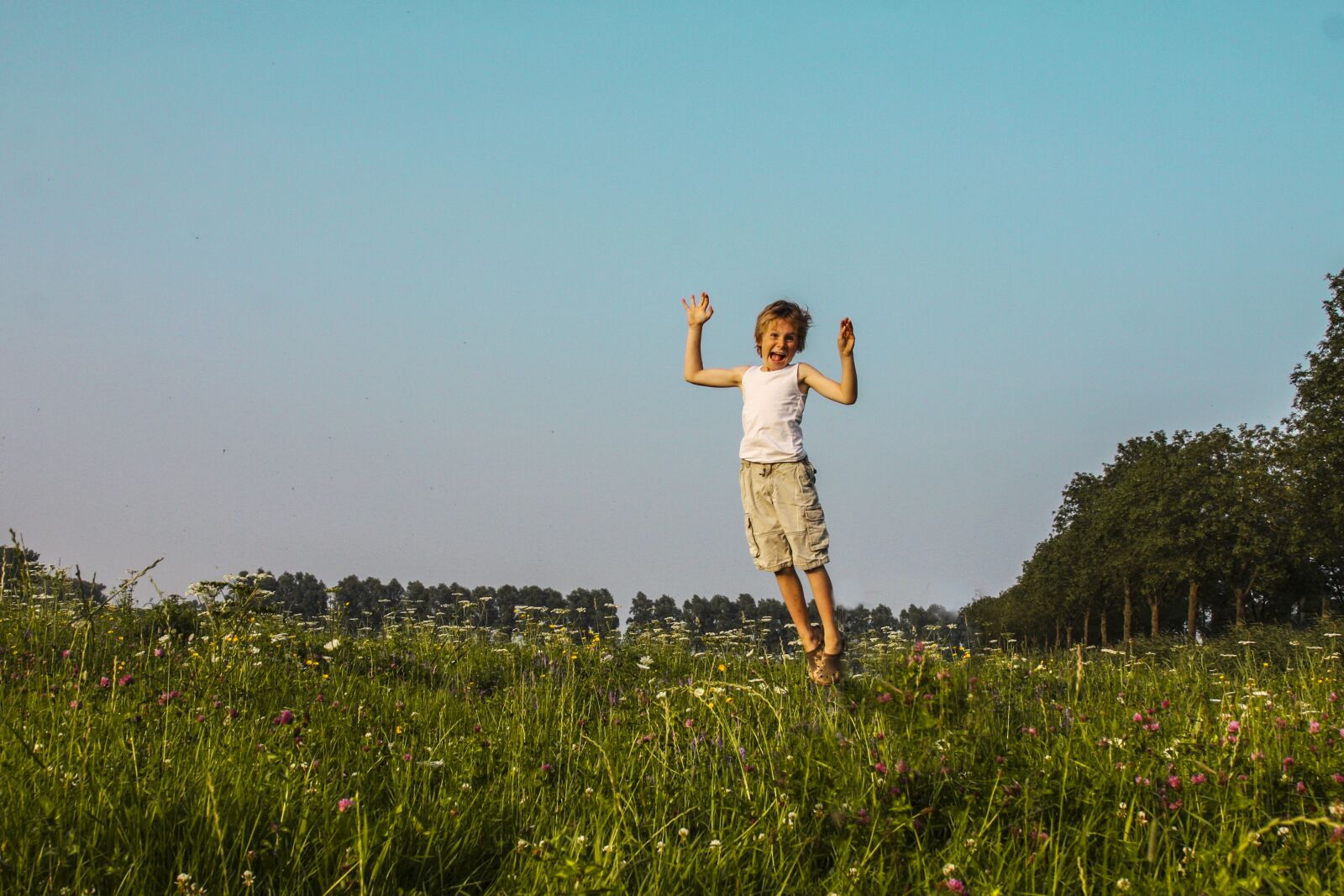 Canon EOS 40D + Canon EF 24-105mm F4L IS USM sample photo. Happy, child, youth photography