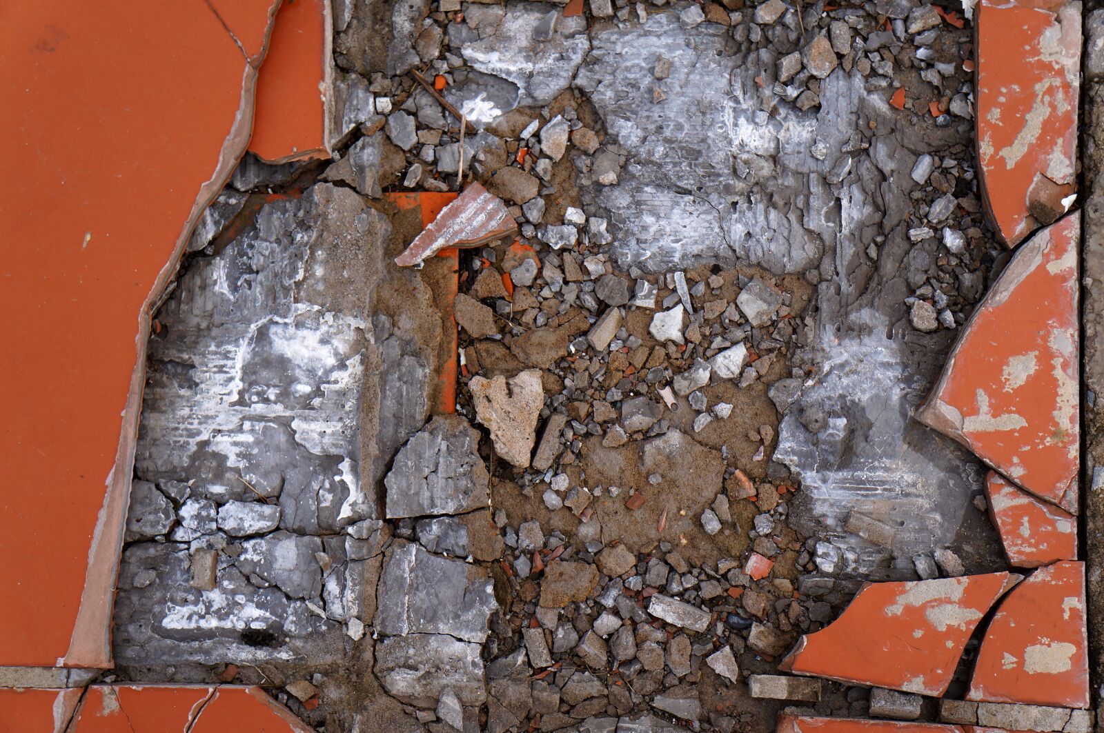 Sony Alpha NEX-F3 + Sony E 18-55mm F3.5-5.6 OSS sample photo. Background, hot, rubble photography