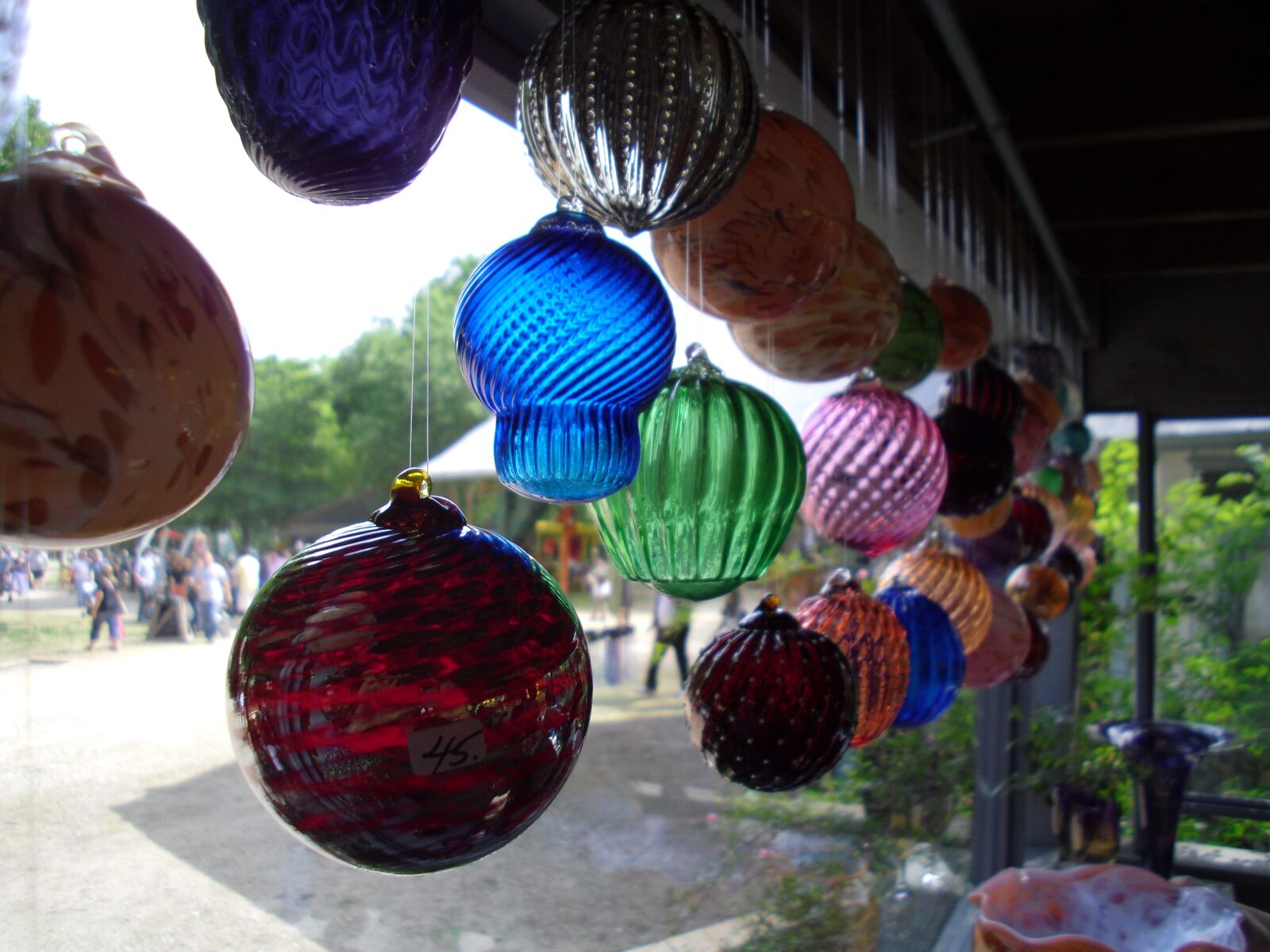 Samsung PL90/VLUU PL90 sample photo. Glass ball, art, ball photography
