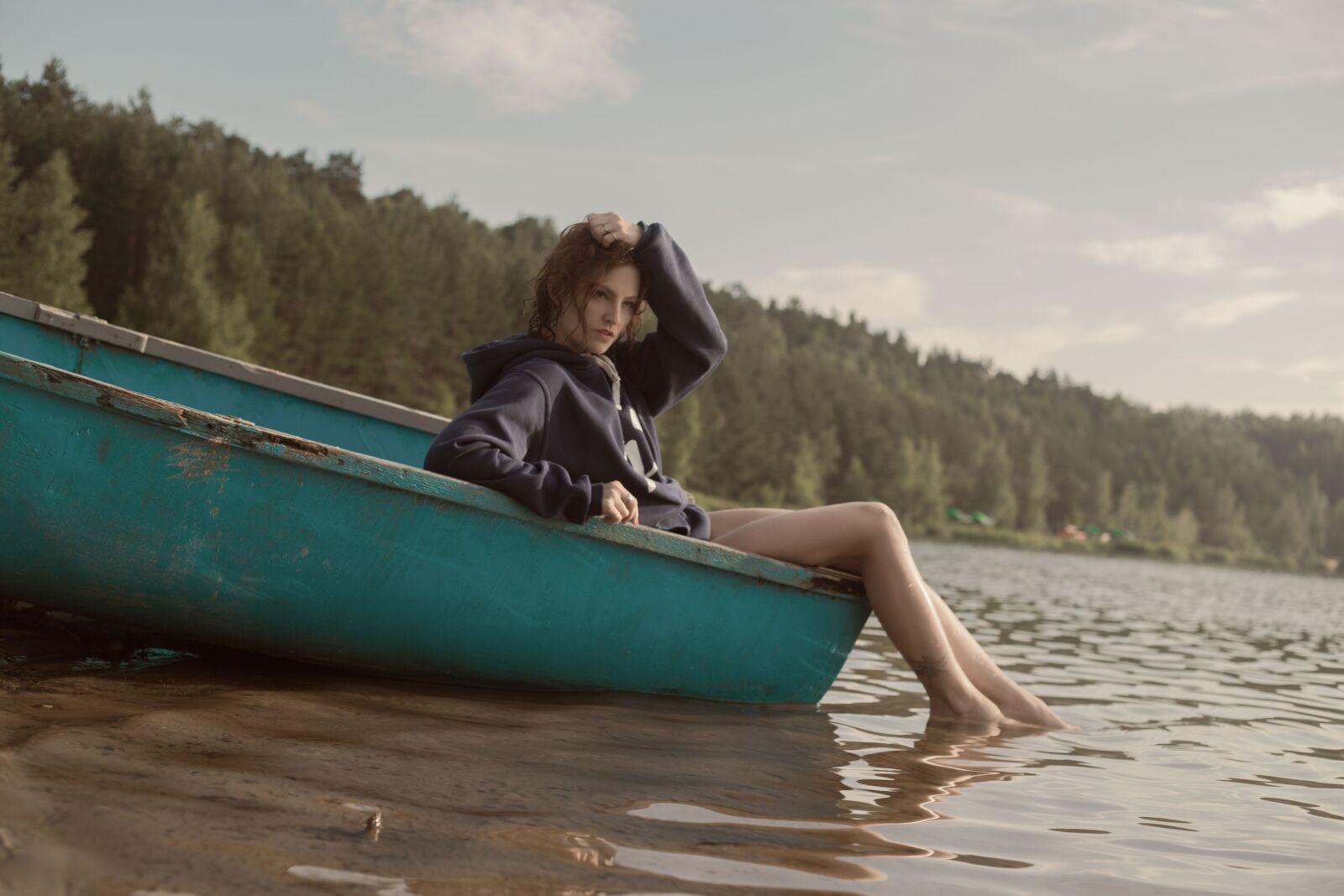 Canon EOS 5D Mark III sample photo. Boat, river, girl photography