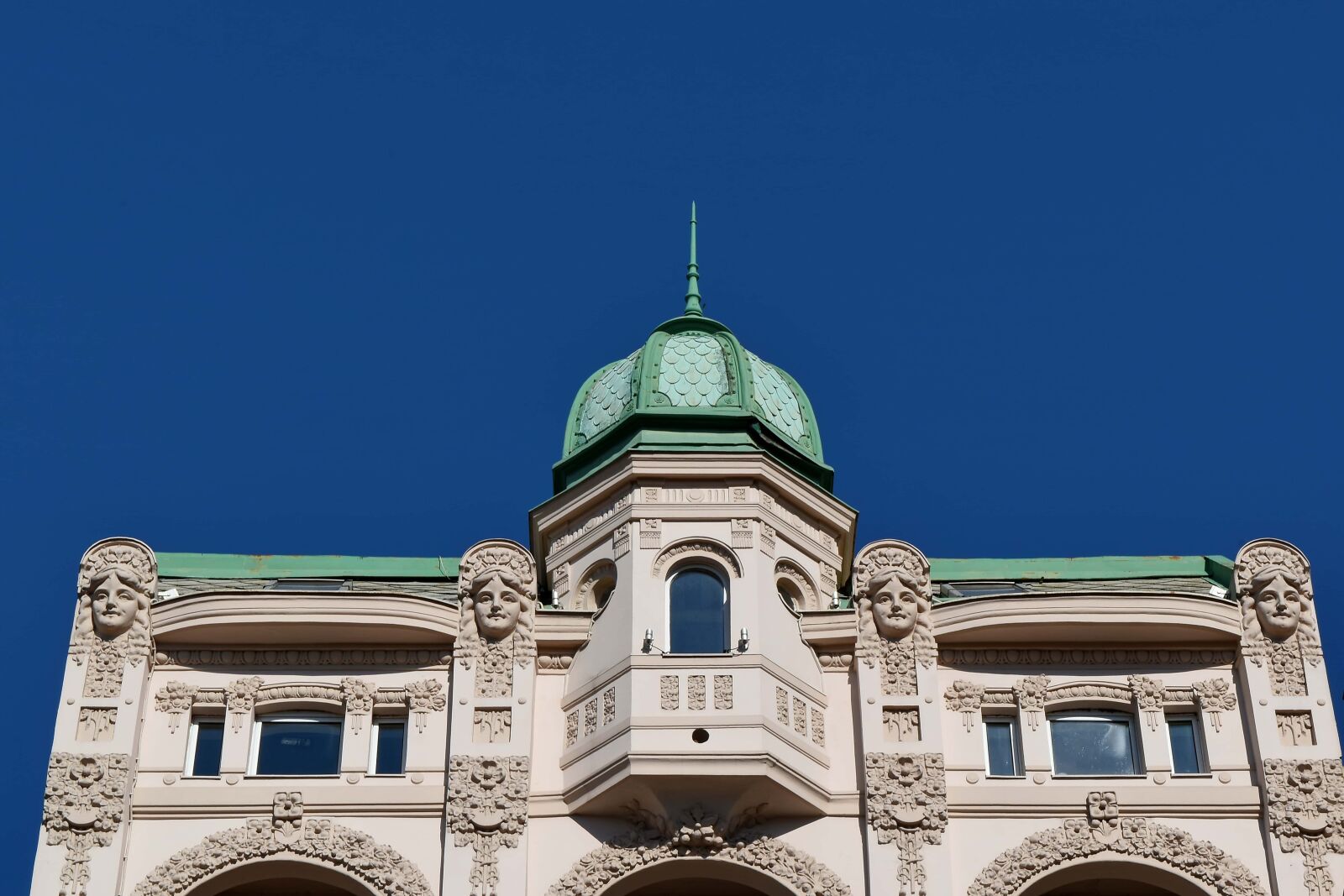 Nikon D5500 sample photo. Building, capital city, facade photography