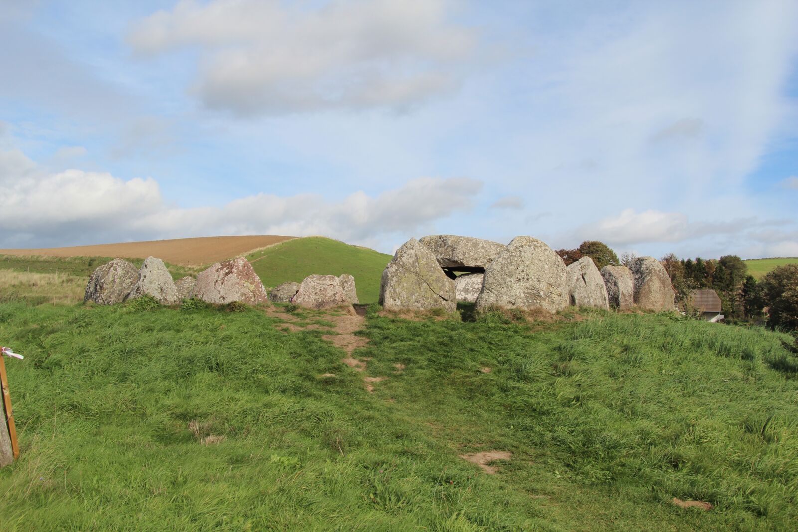 Canon EF-S 17-85mm F4-5.6 IS USM sample photo. Archaeology, burial mound, hill photography
