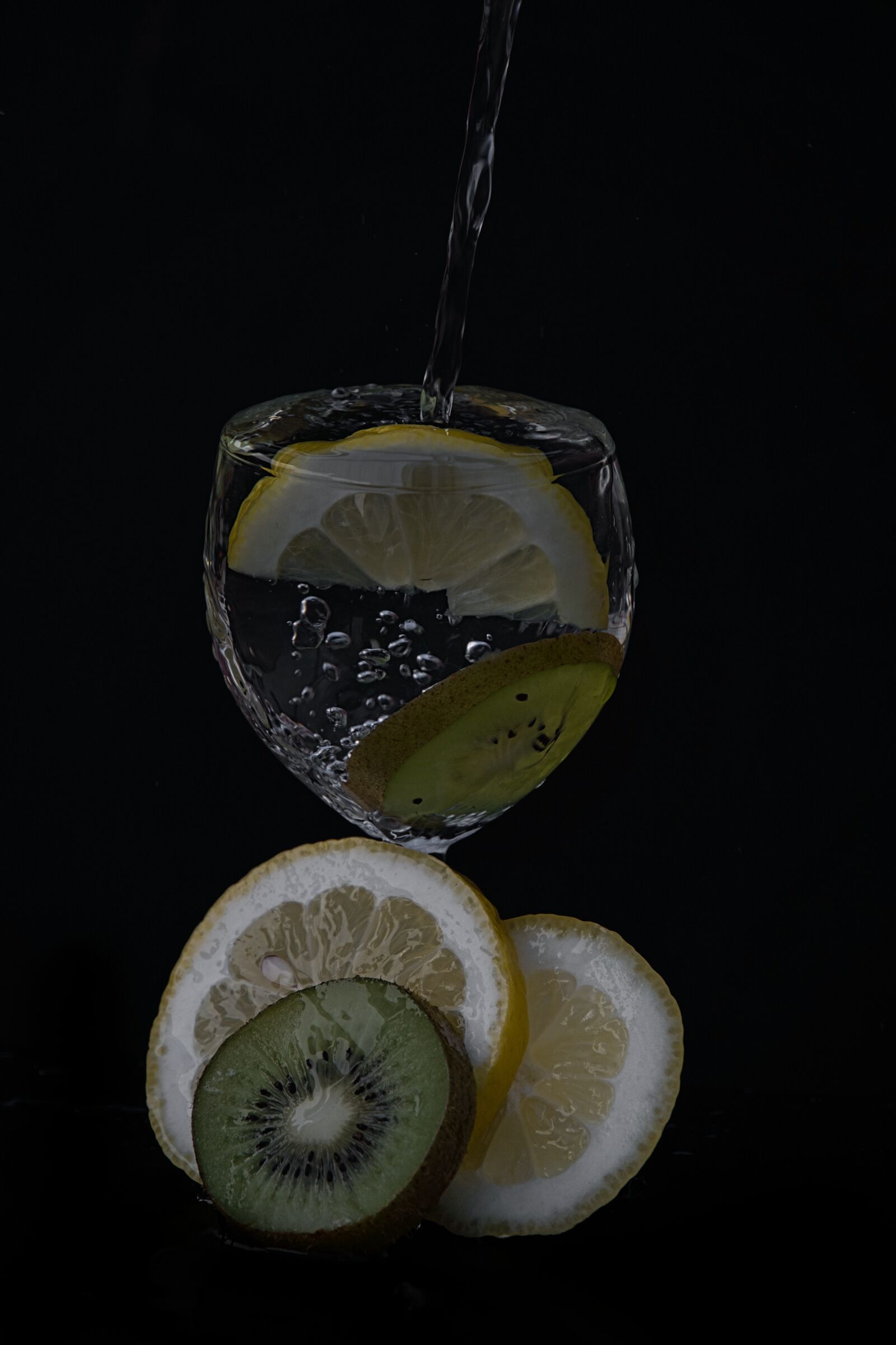 Sony a6400 sample photo. Black background, water, water photography