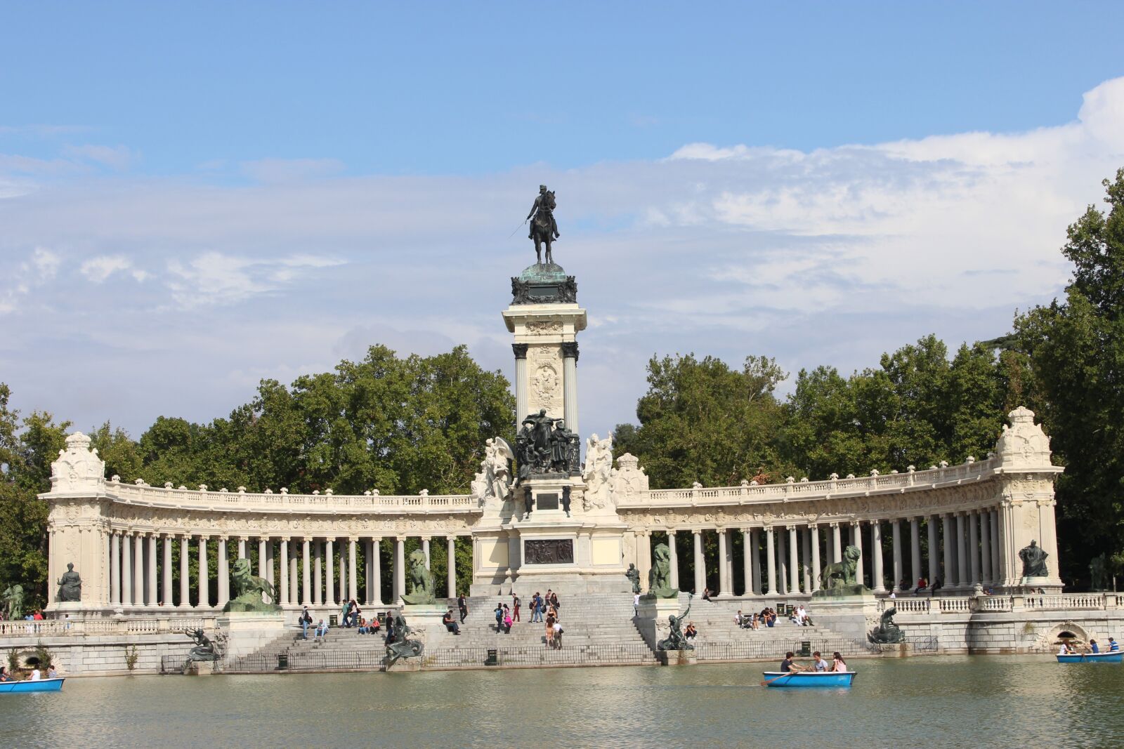 Canon EOS 600D (Rebel EOS T3i / EOS Kiss X5) sample photo. Madrid, spain, park photography