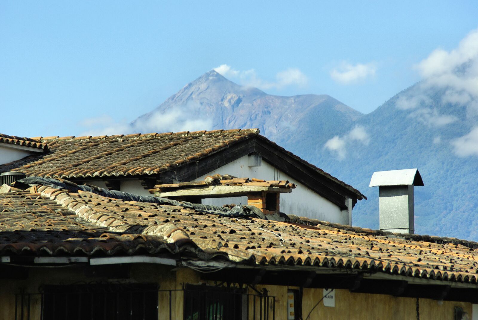 Pentax K200D sample photo. Guatemala, antigua, volcano photography