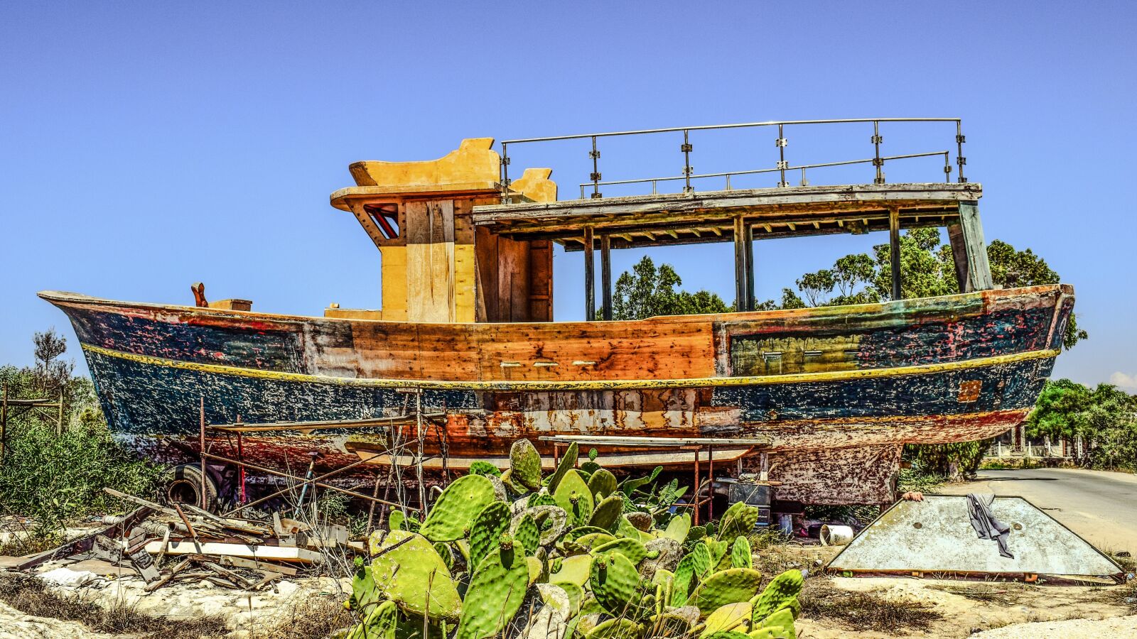 Nikon D3300 sample photo. Old ship, boat, grounded photography