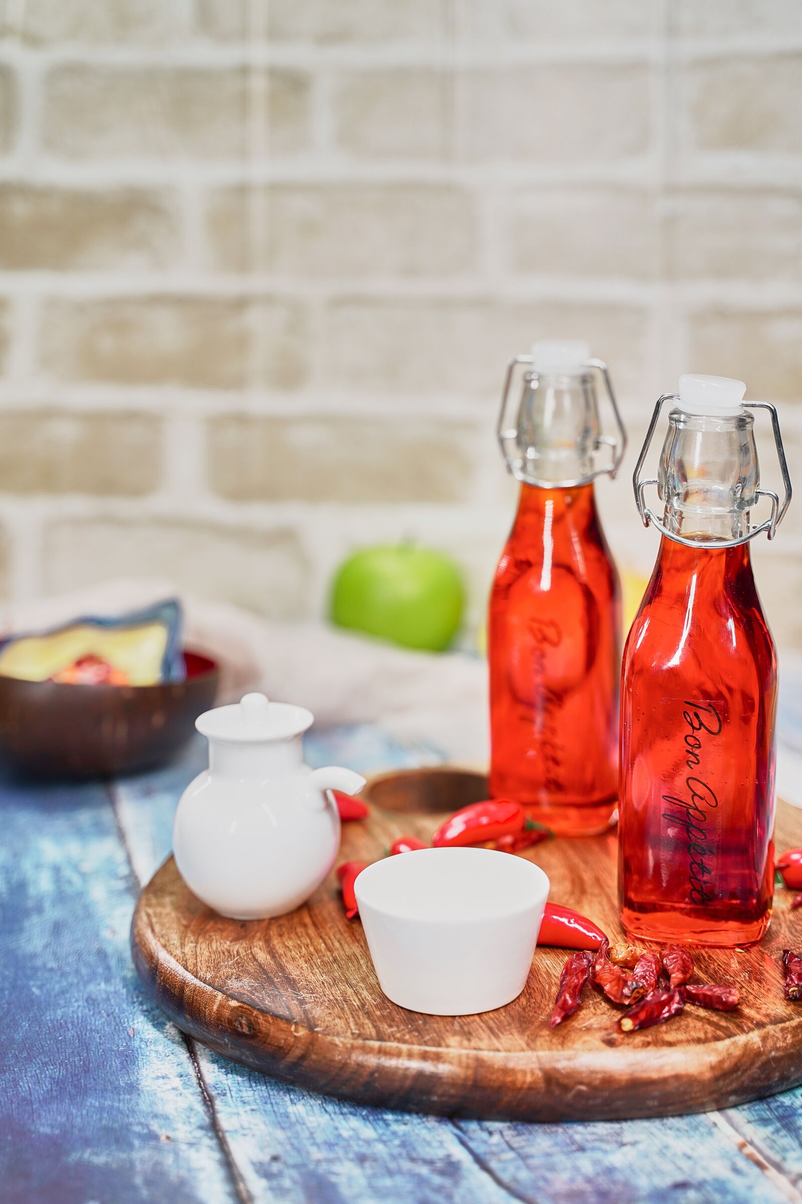 Sony a7 III + Tamron 28-75mm F2.8 Di III RXD sample photo. Chili oil, oil, herb photography