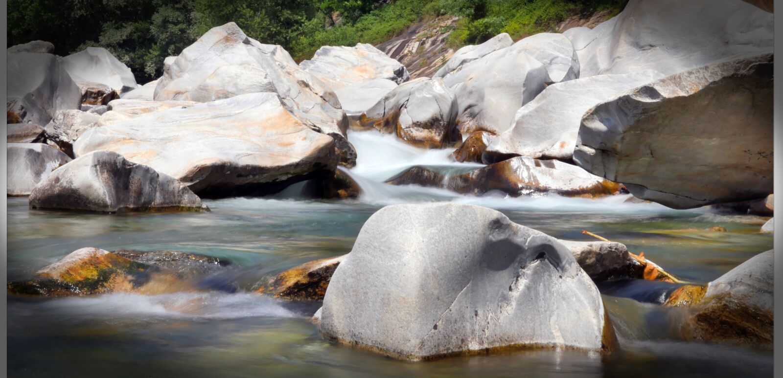 Panasonic Lumix DMC-GH4 sample photo. Ticino, bach, water photography