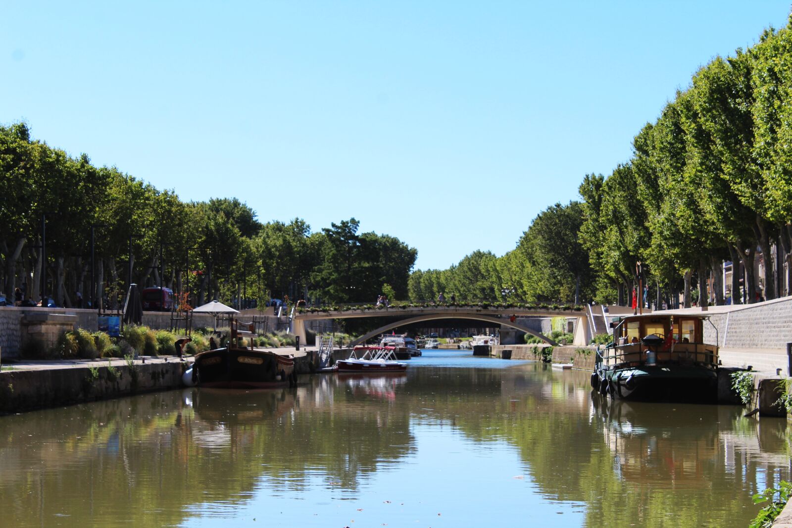 Canon EOS 1200D (EOS Rebel T5 / EOS Kiss X70 / EOS Hi) sample photo. Narbonne, france, channel photography
