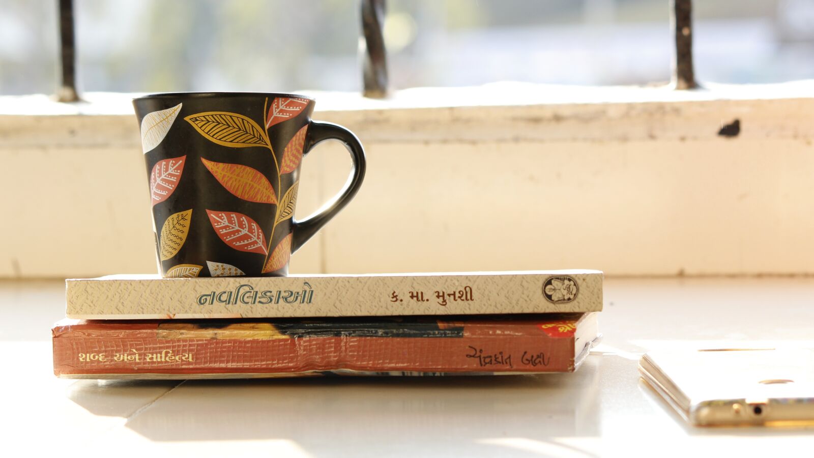 Canon EOS 700D (EOS Rebel T5i / EOS Kiss X7i) sample photo. Books, coffee, leisure photography