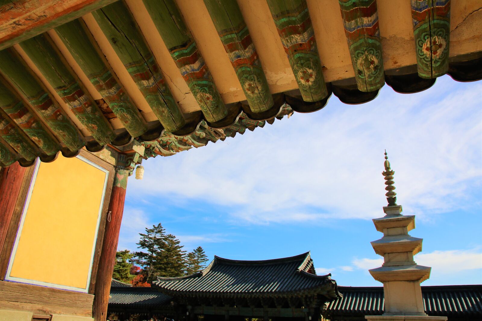 Canon EOS 750D (EOS Rebel T6i / EOS Kiss X8i) sample photo. The bulguksa temple, racing photography