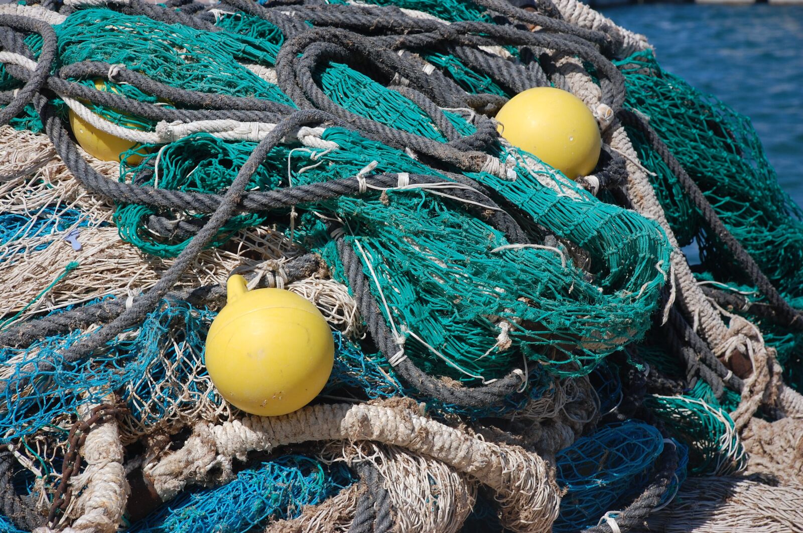 Nikon D40 sample photo. Fishing, nets, sea photography