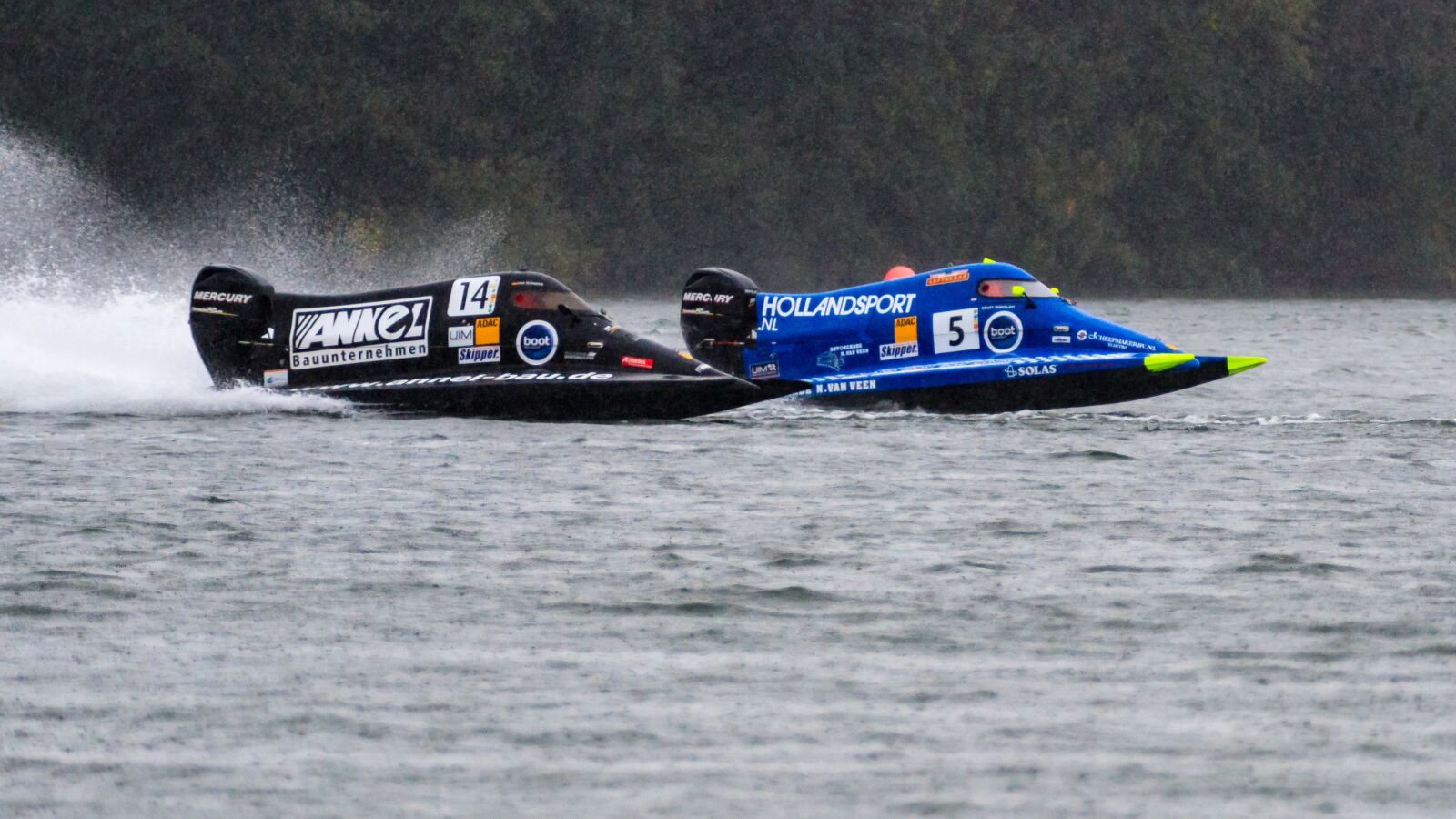 Canon EOS 80D sample photo. Motor boat race, water photography