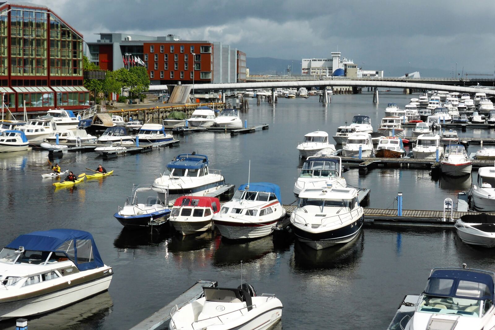 Panasonic Lumix DMC-ZS30 (Lumix DMC-TZ40) sample photo. Port, boats, norway photography