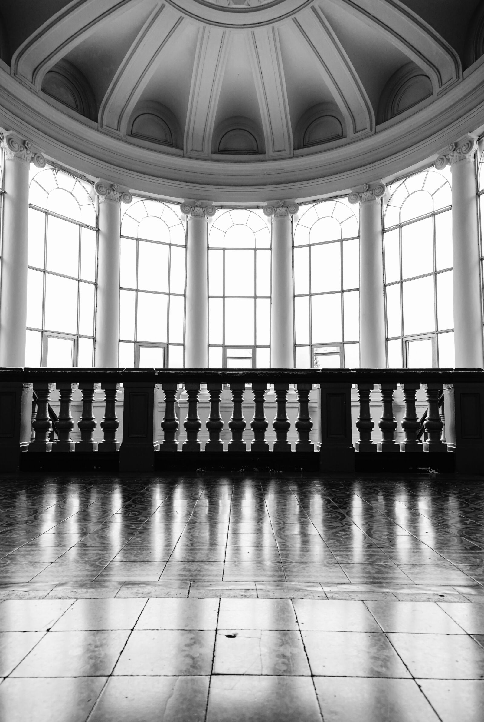 Sony E 16-50mm F3.5-5.6 PZ OSS sample photo. Blackandwhite, bnw, museum photography