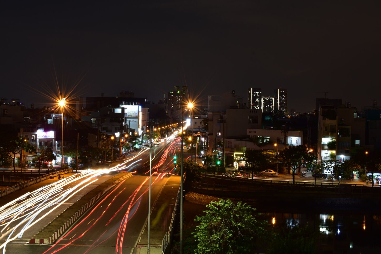 Nikon D3400 sample photo. The street, night, airport photography