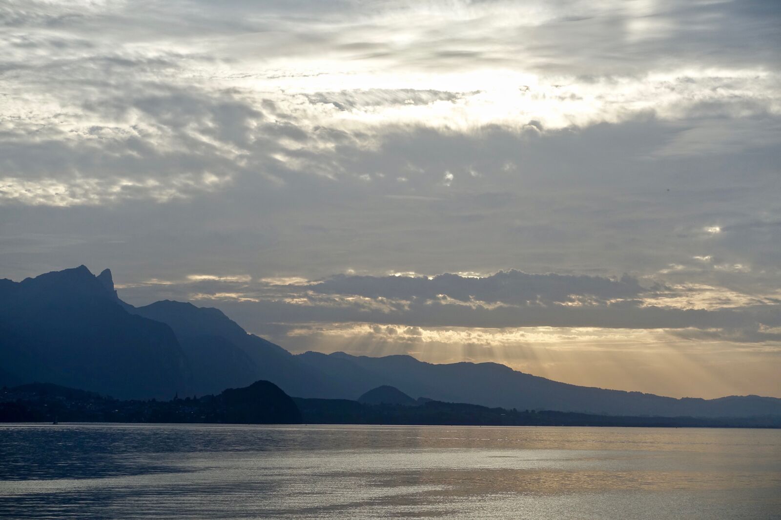 Sony Cyber-shot DSC-RX100 III sample photo. Sunset, mountains, glisten photography