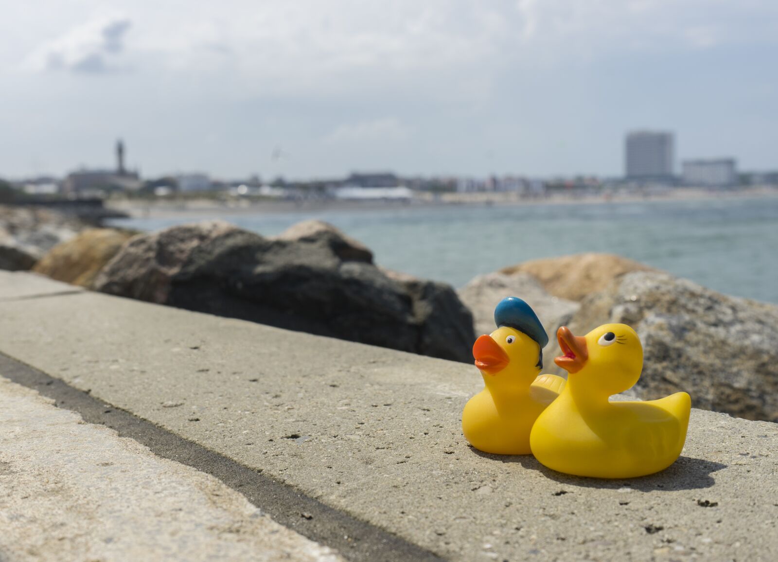 Sony a7 II + Sony FE 28-70mm F3.5-5.6 OSS sample photo. Sea, beach, waters photography