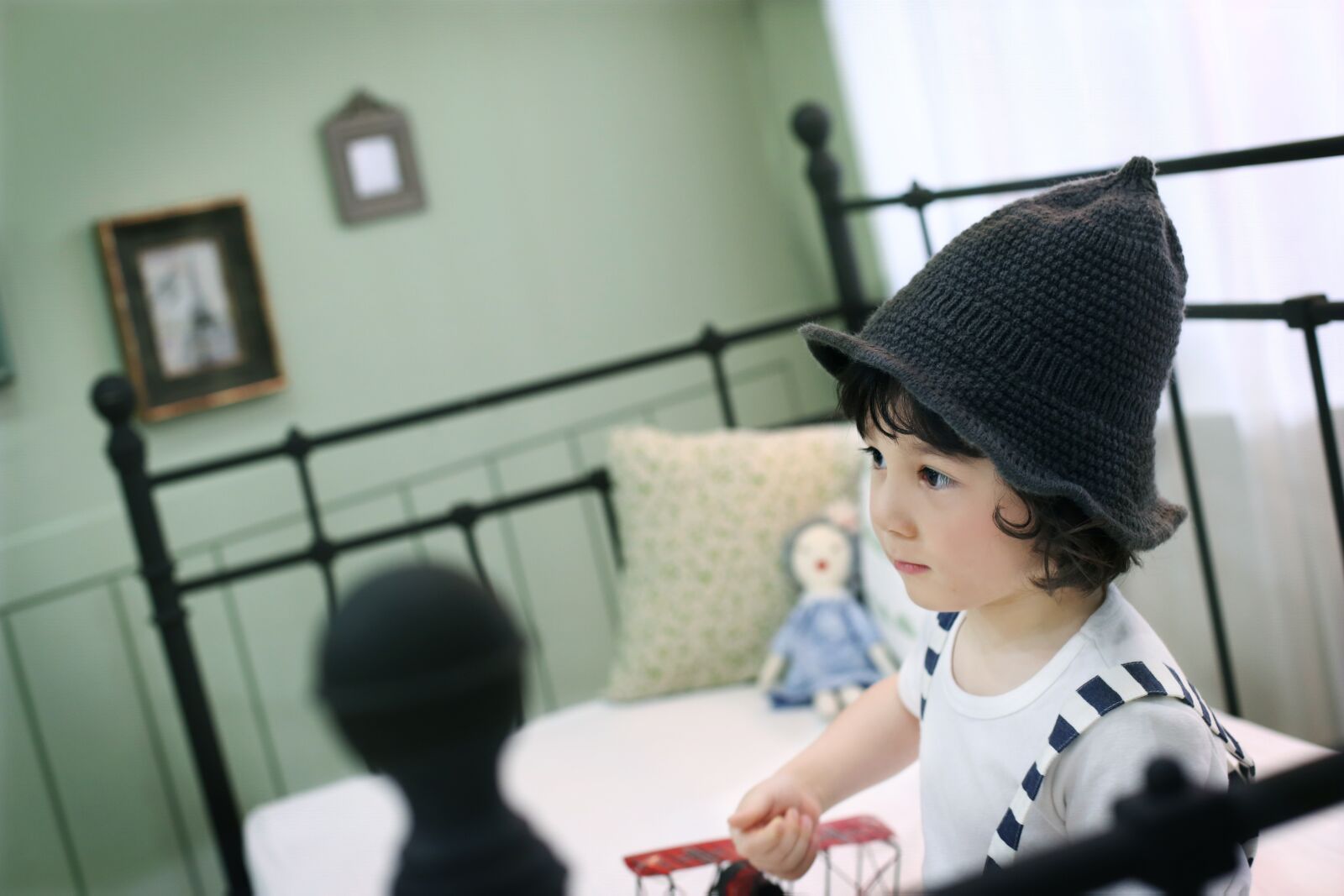 Canon EF 50mm F1.4 USM sample photo. Olive green, baby models photography