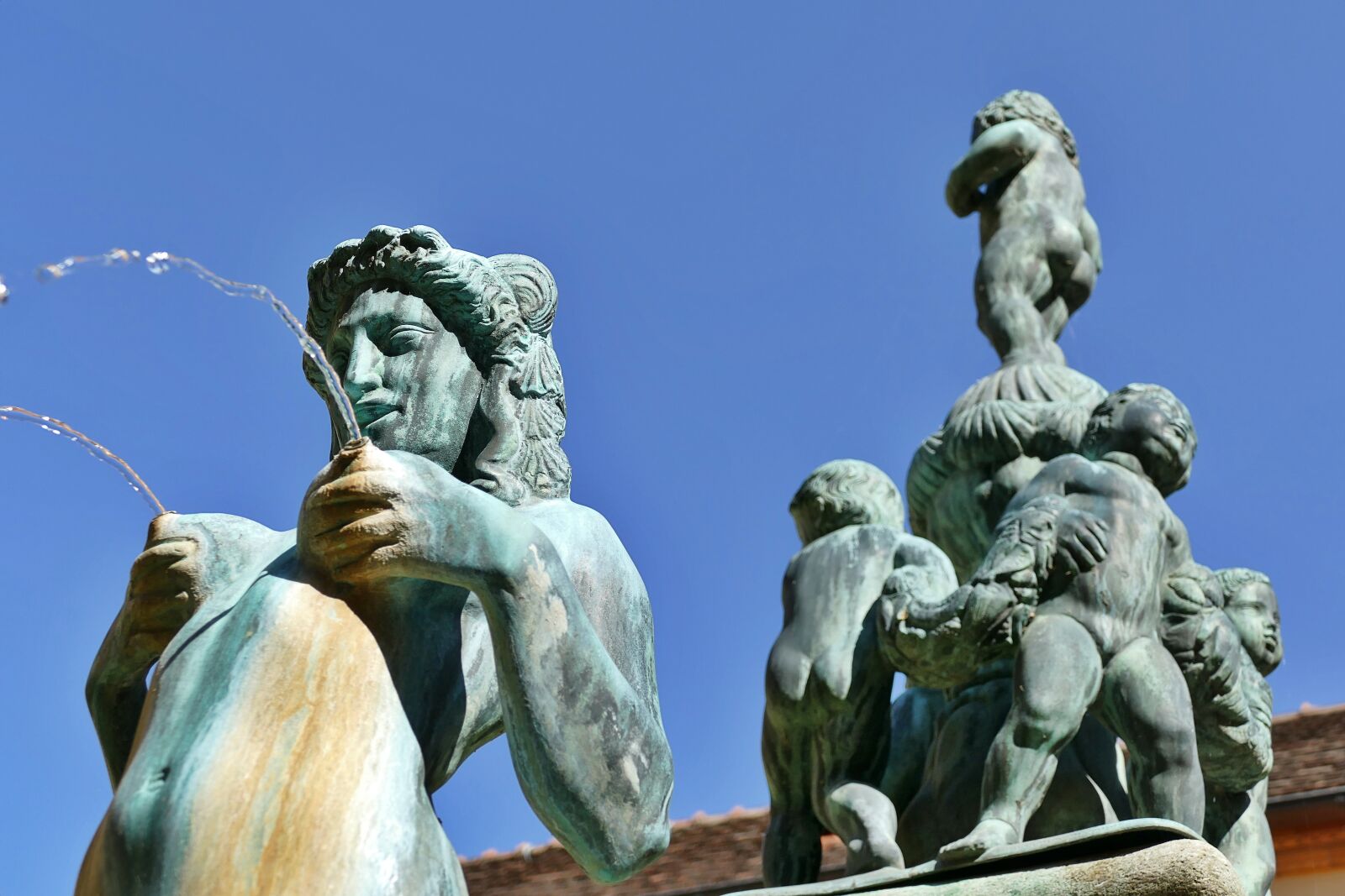 Panasonic Lumix DMC-FZ1000 sample photo. Fountain, terracottahof, mermaid photography