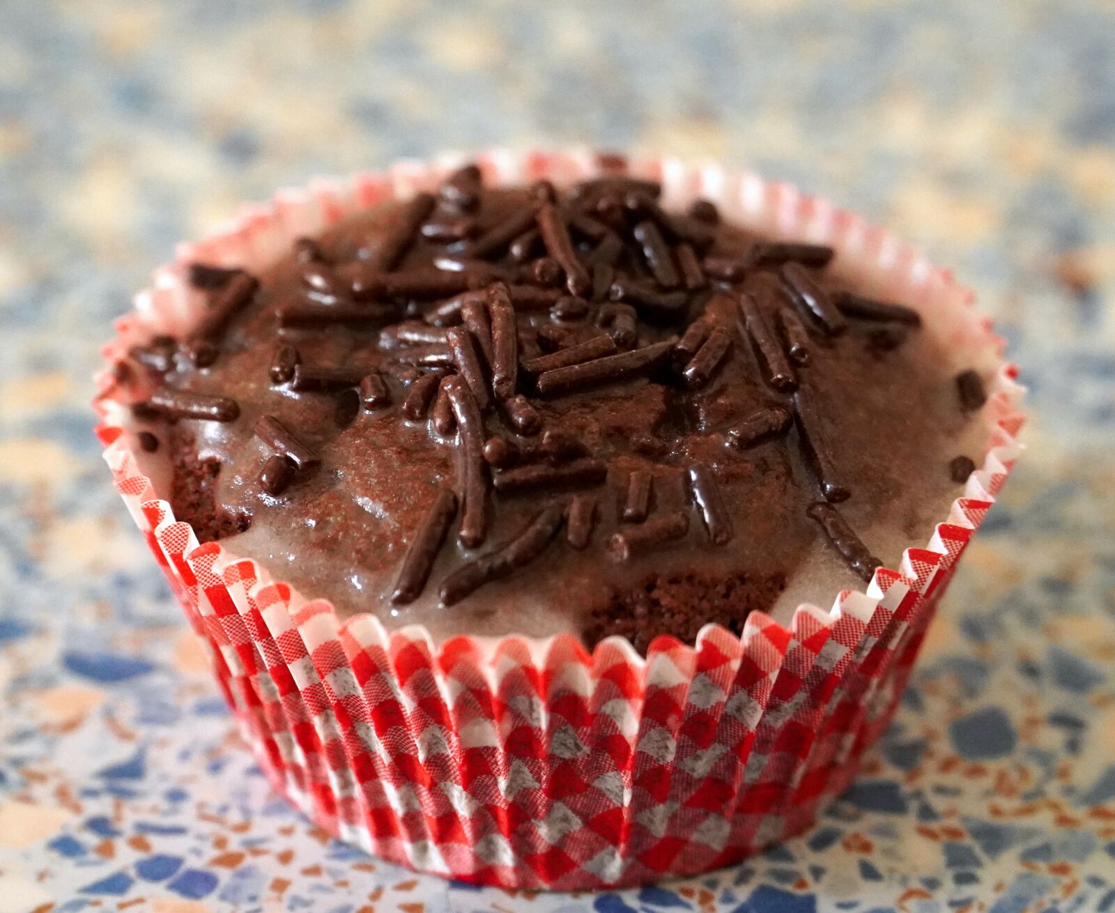 Sony E PZ 18-105mm F4 G OSS sample photo. Muffin, pastries, cake photography
