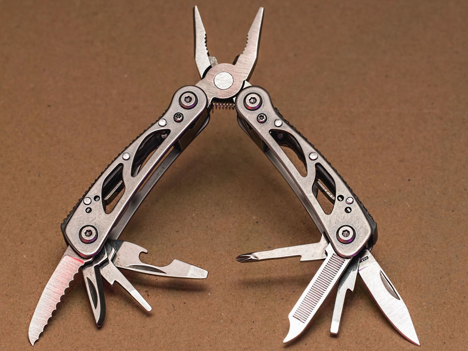 Canon EOS 70D sample photo. Scissors, knife, tool, equipment photography