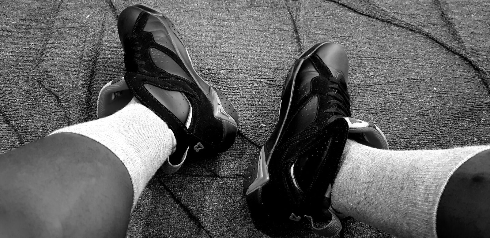 Samsung Galaxy S8 sample photo. Shoes, legs, sneakers photography