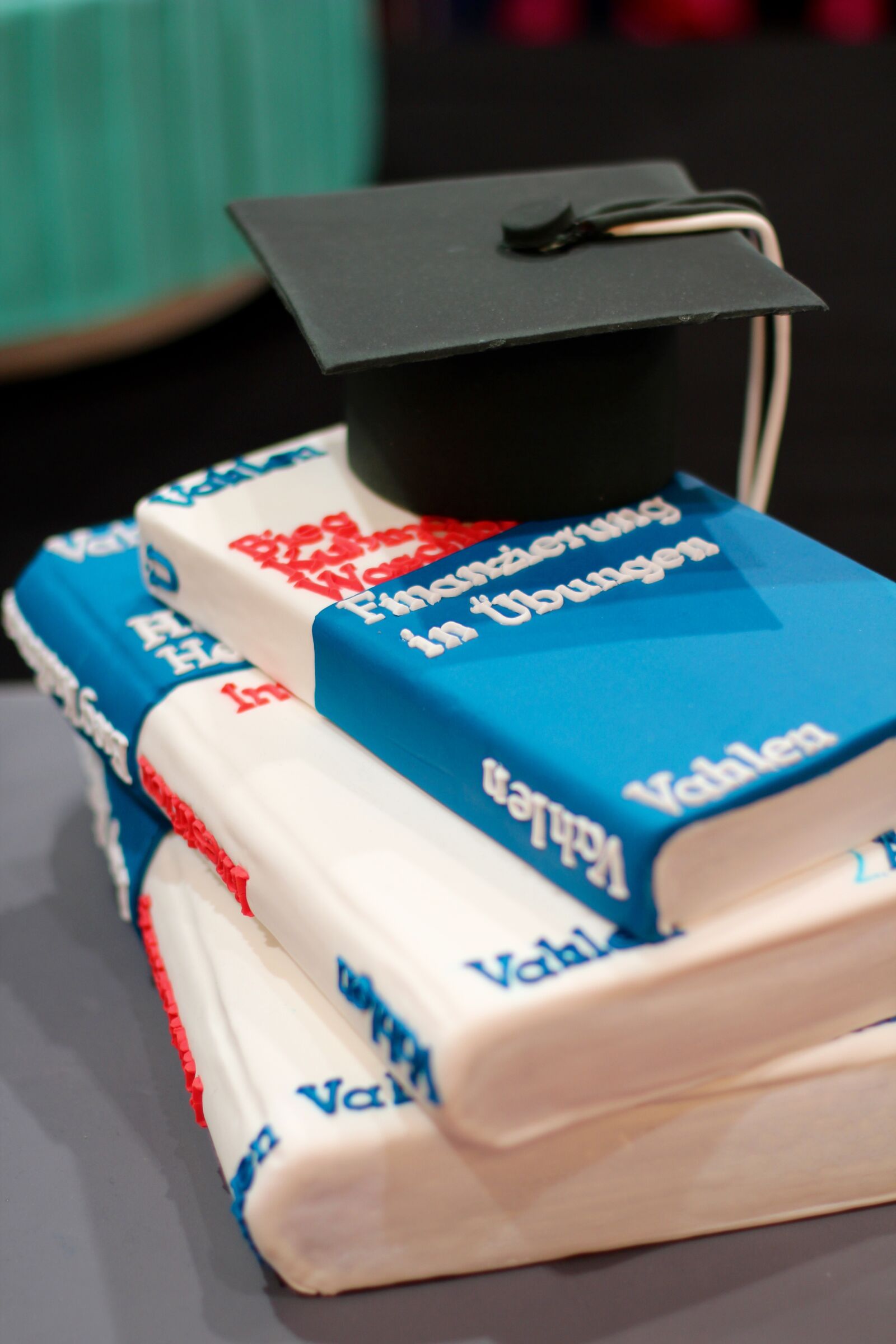 Canon EOS 600D (Rebel EOS T3i / EOS Kiss X5) + Canon EF 50mm F1.4 USM sample photo. Cake, learn, books photography