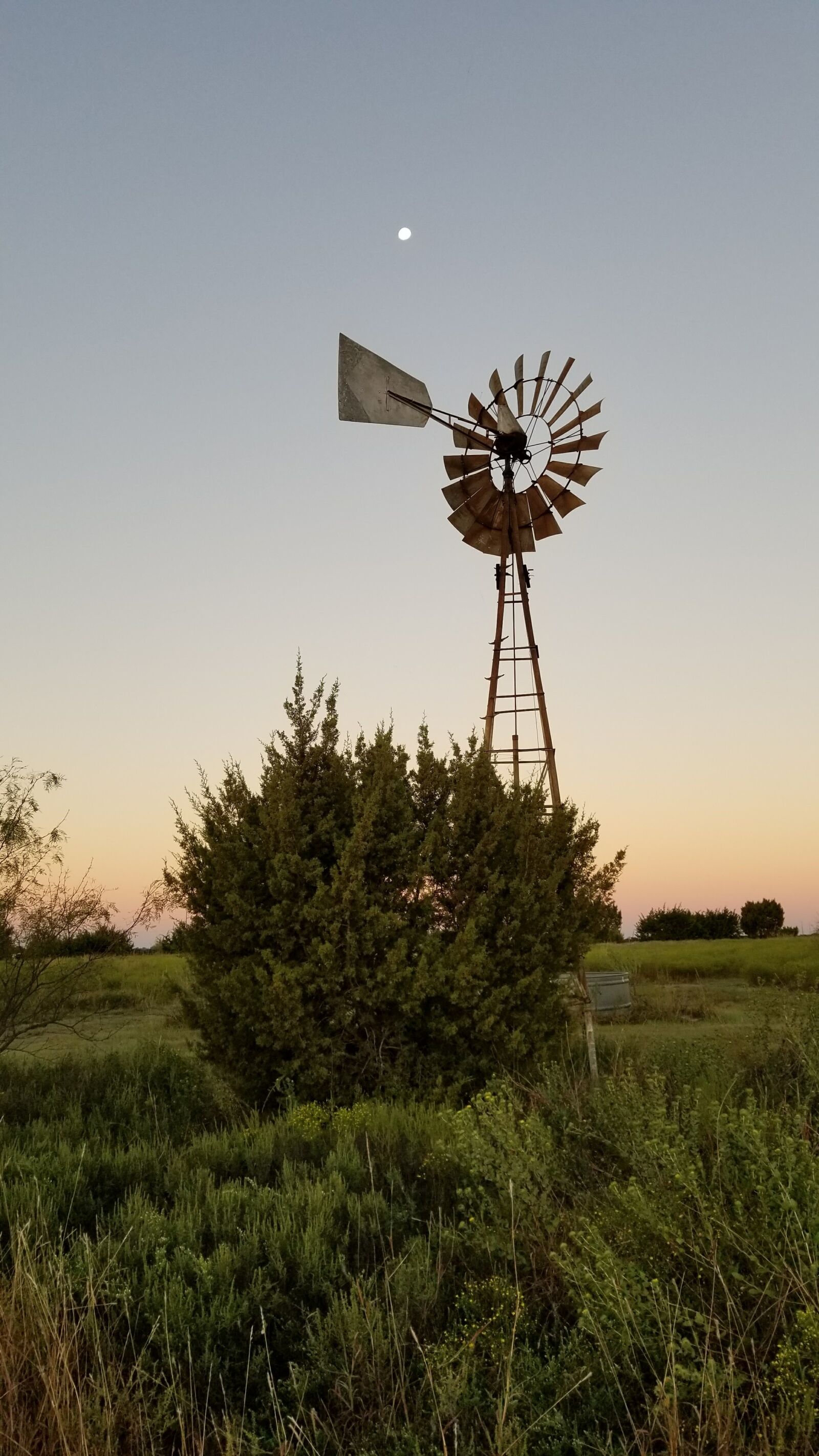 Samsung Galaxy S8+ sample photo. Country, well, windmill photography