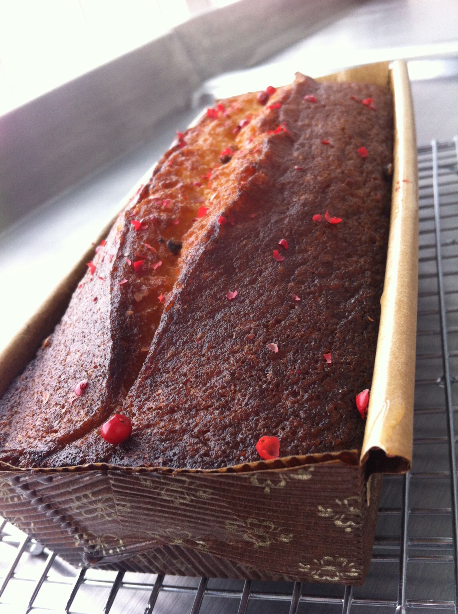 iPhone 4 back camera 3.85mm f/2.8 sample photo. Wares, ponque, sponge cake photography