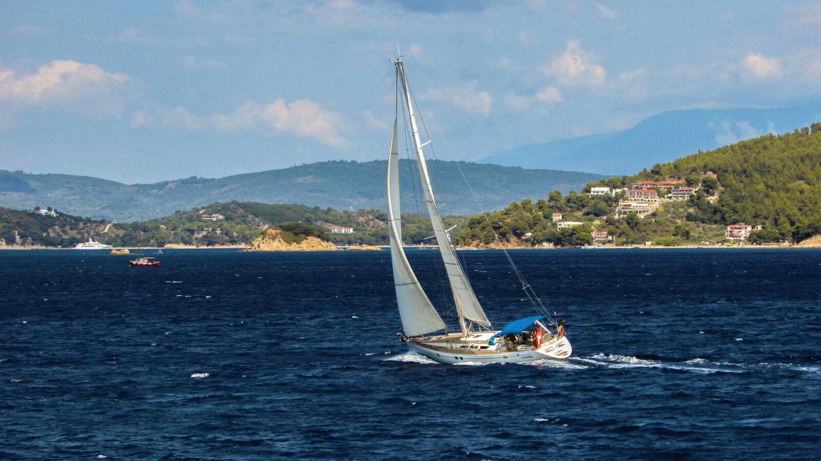 Canon PowerShot SX400 IS sample photo. Yacht, sailing, sea photography