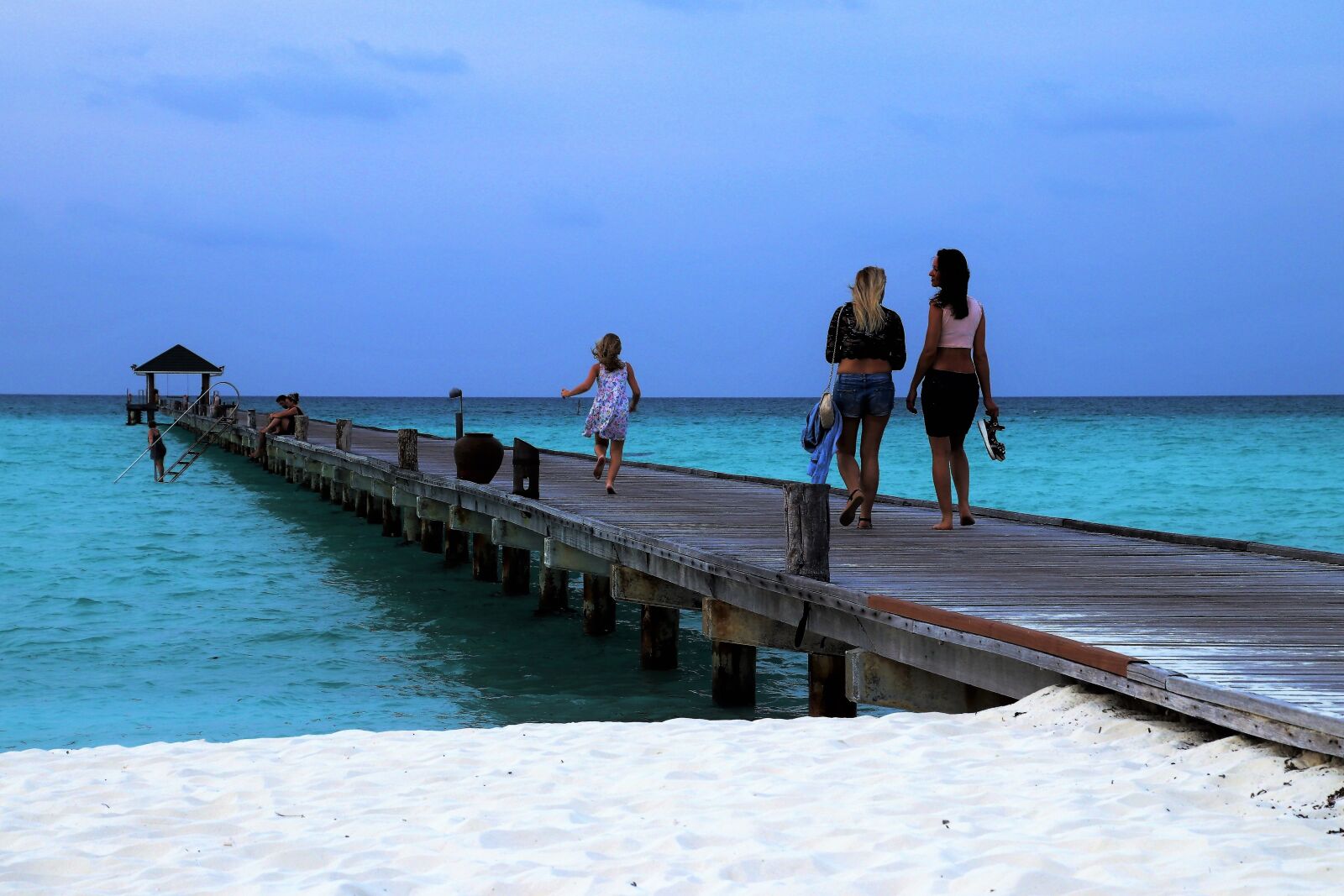 Canon EOS 80D sample photo. Maldives, blue sky, ocean photography