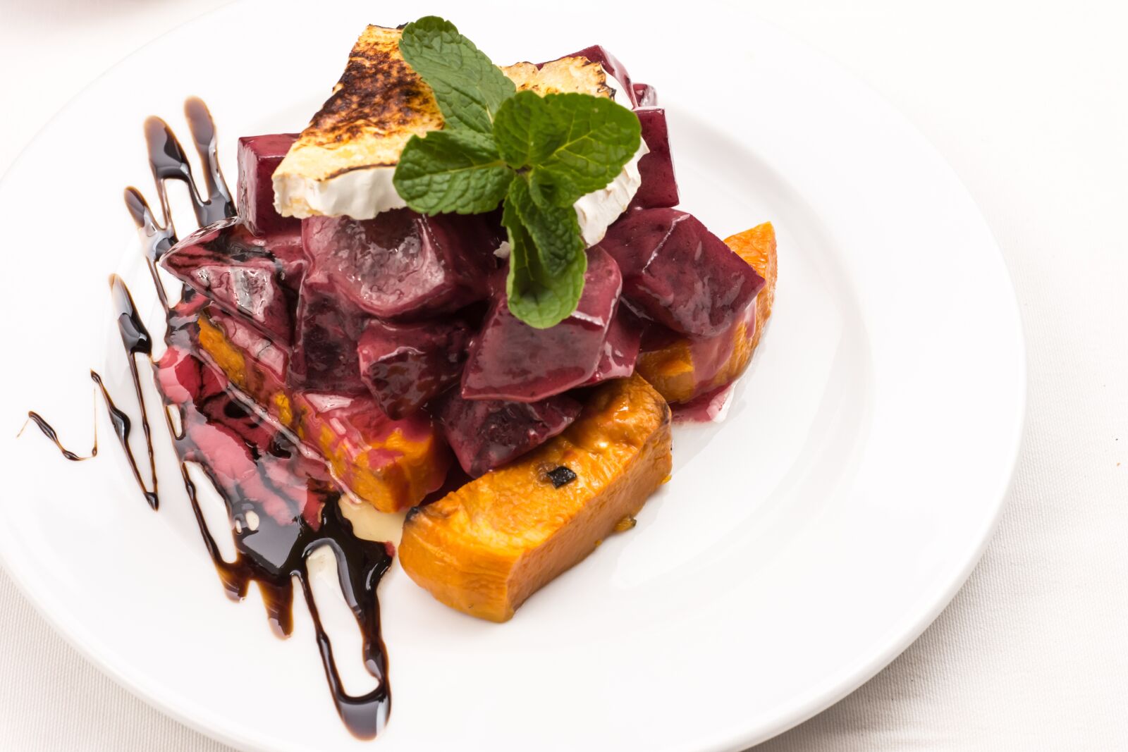 Nikon D7200 sample photo. Gourmet salad, pumpkin salad photography