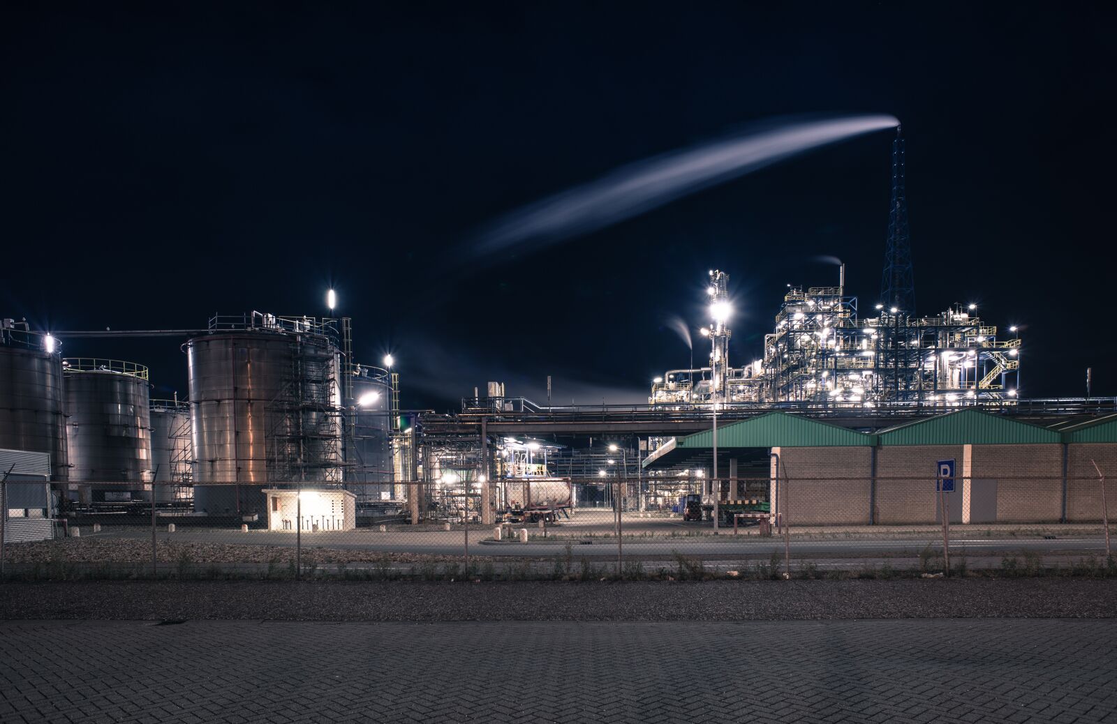Nikon D610 sample photo. Industry, plant, night photography