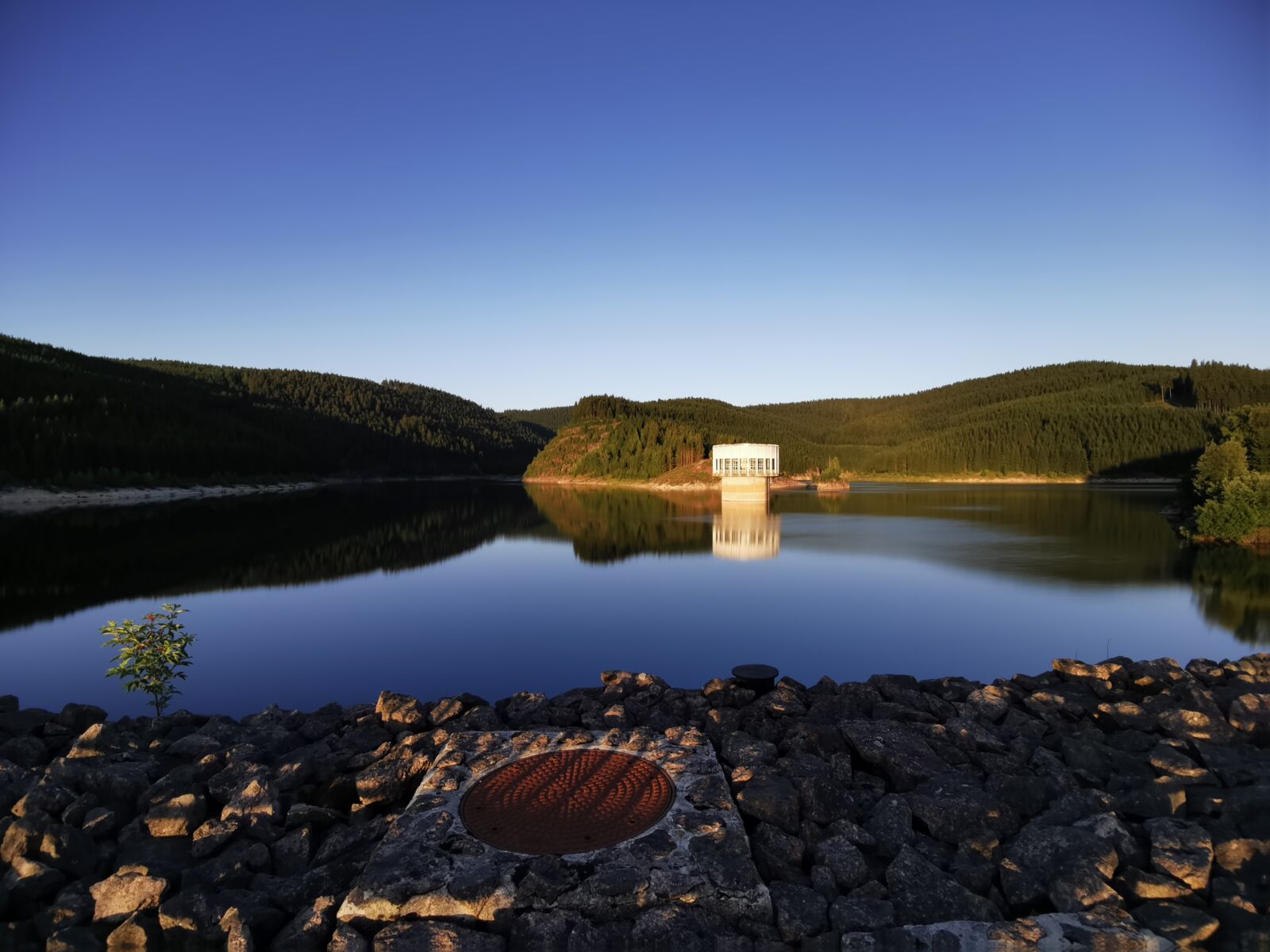 HUAWEI P30 sample photo. Reservoir, lake water, mirroring photography