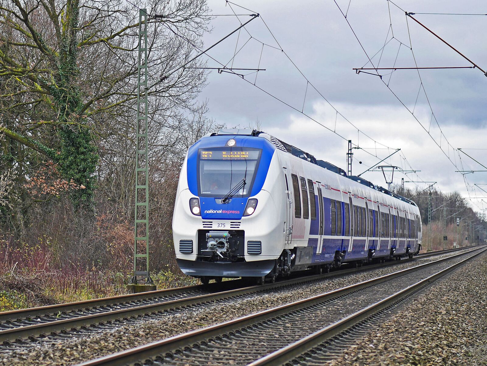 Panasonic Lumix DMC-GH3 sample photo. Railway, electrical multiple unit photography