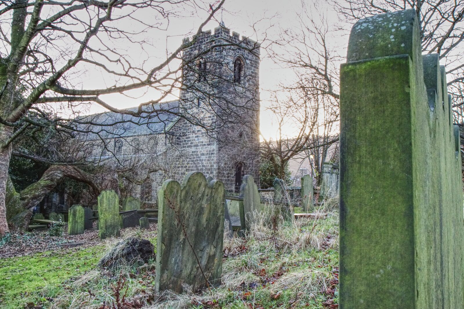 Canon EOS 70D + Canon EF-S 17-55mm F2.8 IS USM sample photo. Church, graveyard, headstone photography