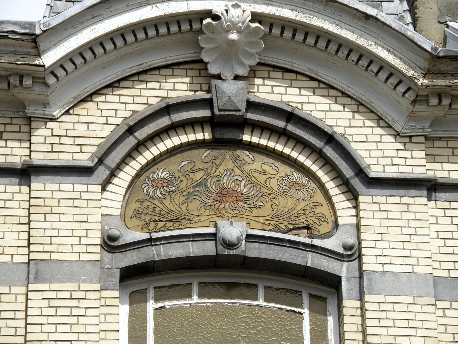 Olympus SP570UZ sample photo. Antwerpen, facade, house photography