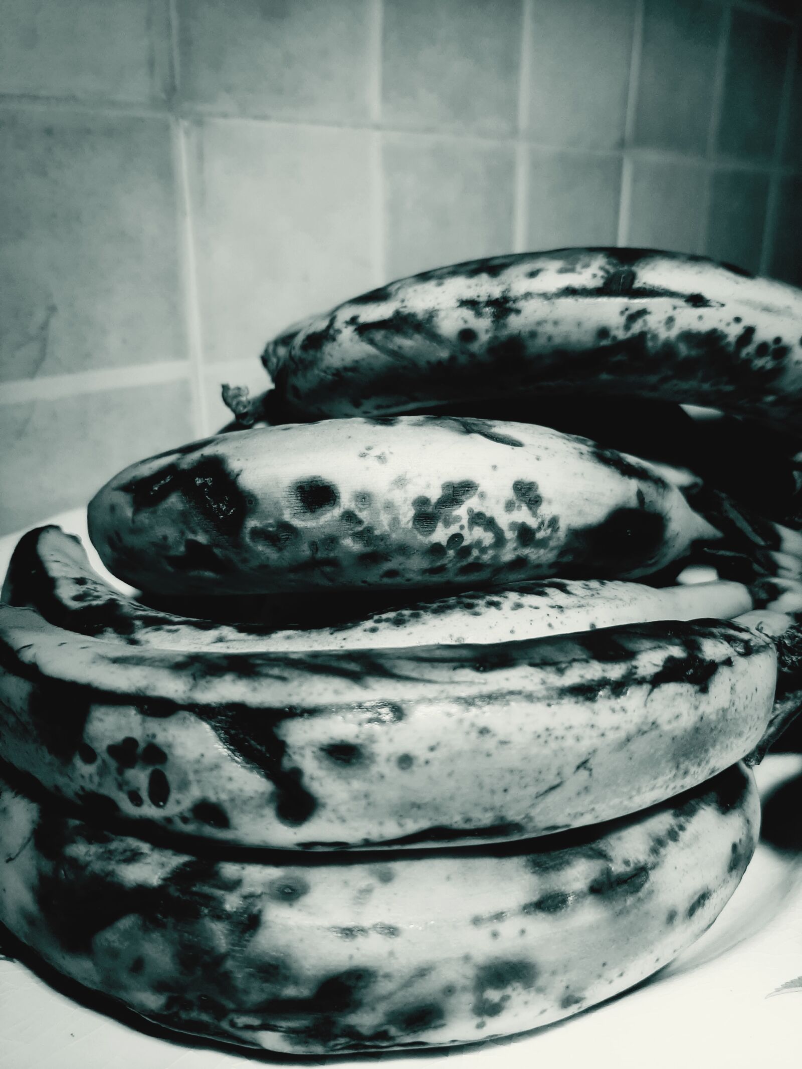 Samsung Galaxy A50 sample photo. Bananas, kitchen, dead bananas photography