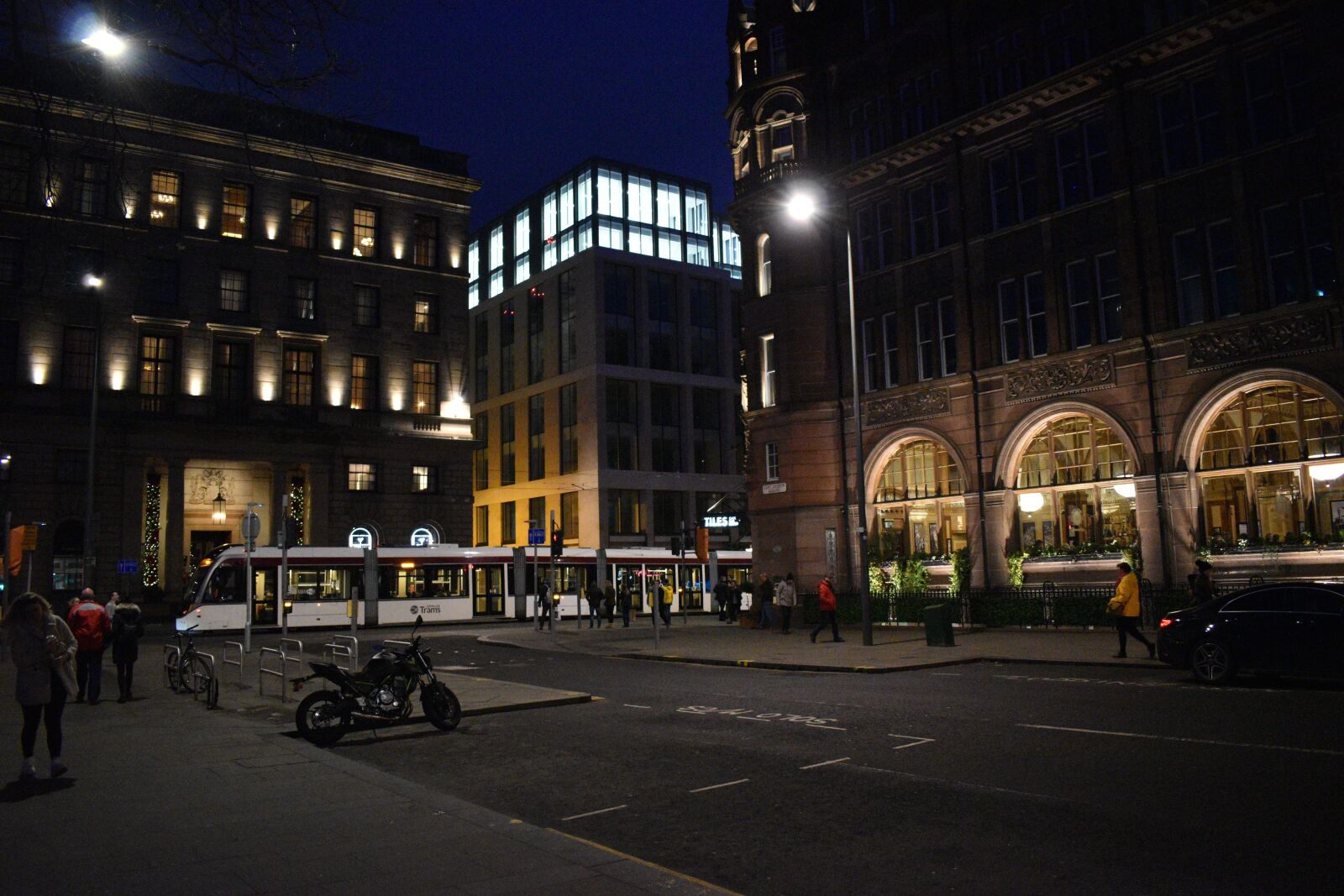 Nikon D3500 sample photo. Night, street, edinburgh photography