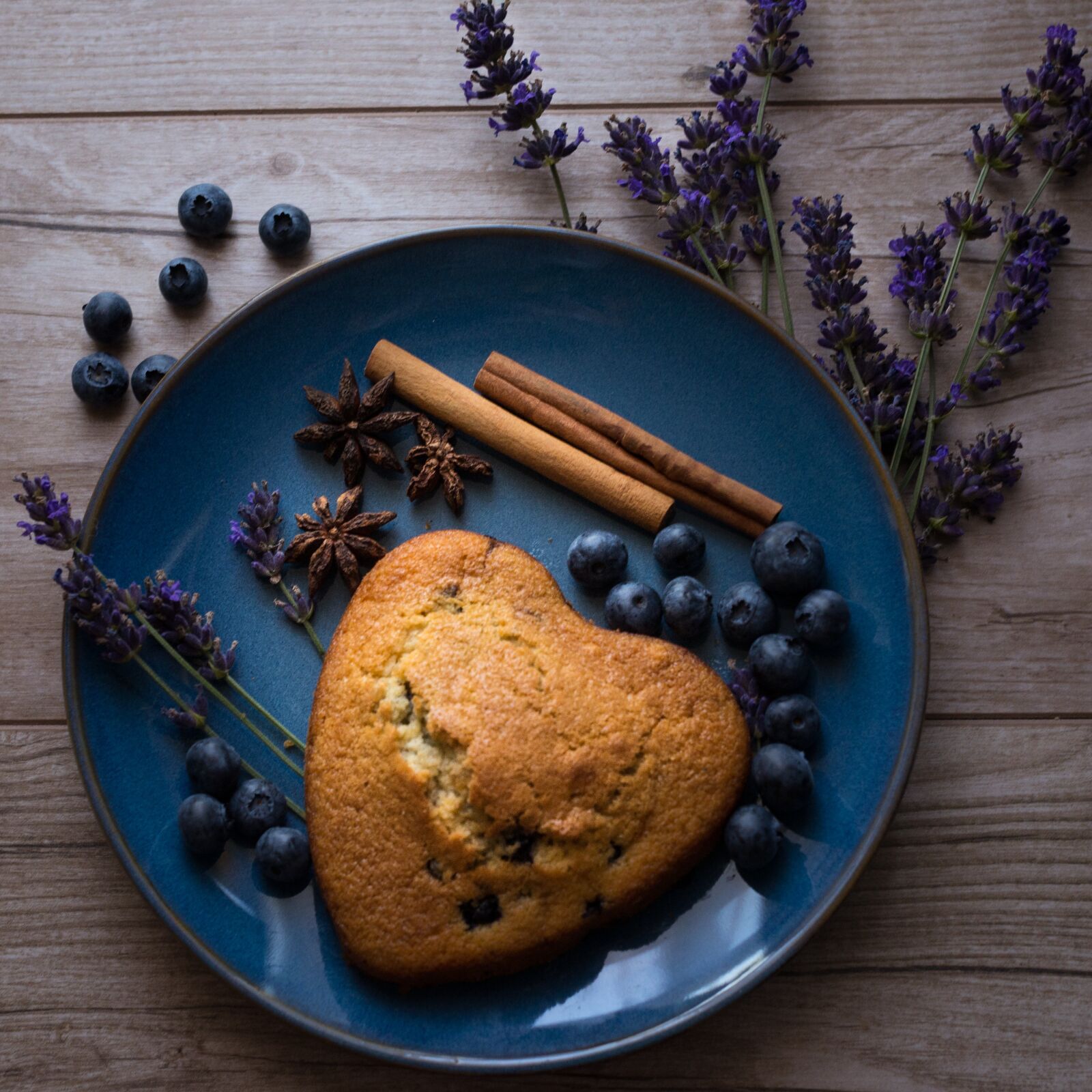 Nikon D610 sample photo. Heart, cake, blueberries photography