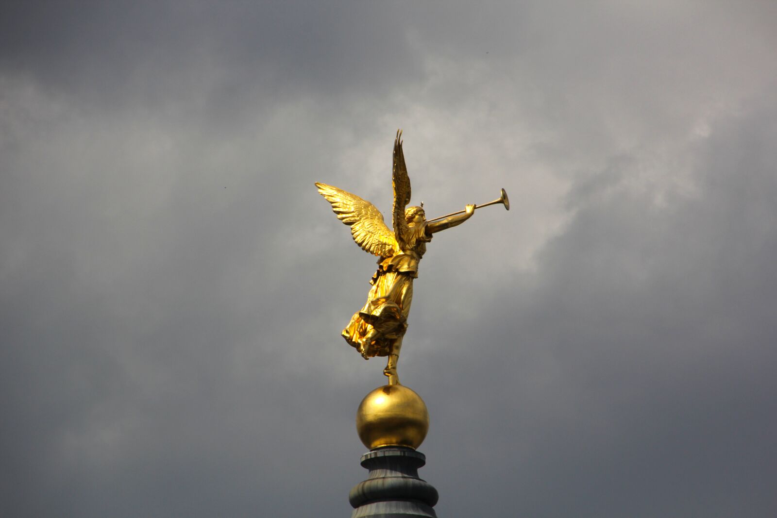 Canon EOS 60D sample photo. Angel, spire, church dome photography