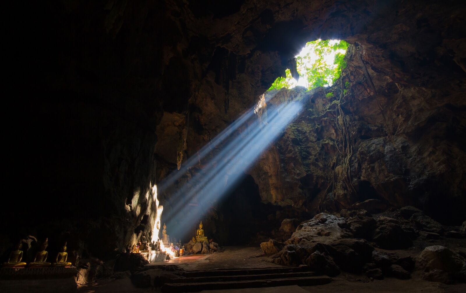 Canon EOS 700D (EOS Rebel T5i / EOS Kiss X7i) sample photo. Light, cave, backlight photography