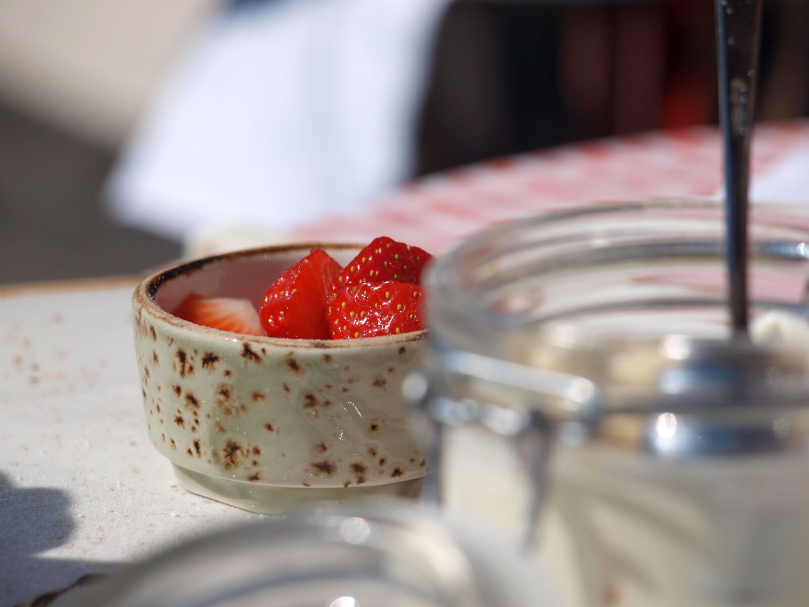 Olympus E-420 (EVOLT E-420) sample photo. Strawberry, dessert, food photography