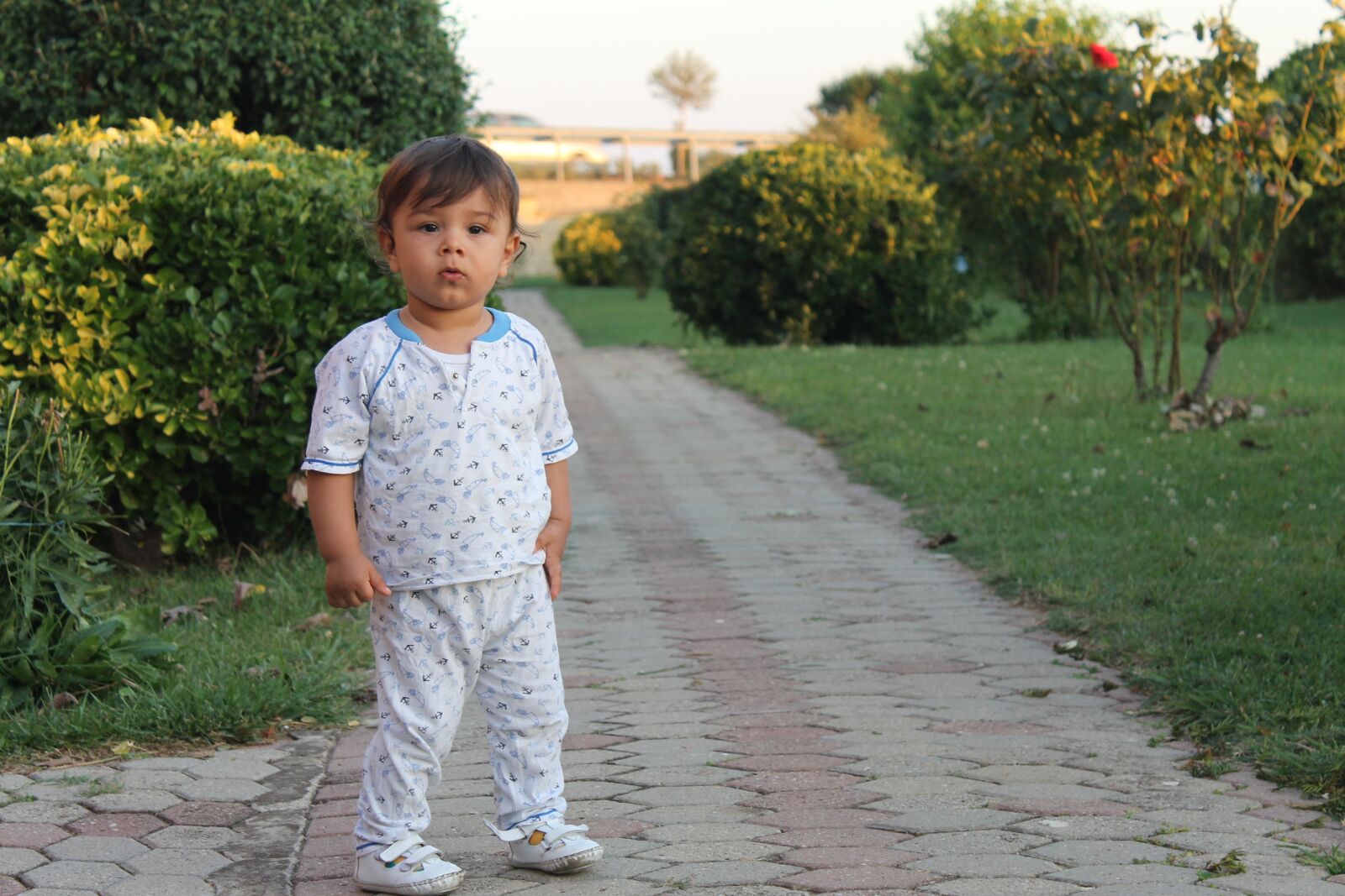 Canon EOS 1100D (EOS Rebel T3 / EOS Kiss X50) sample photo. Baby, cottage, child photography